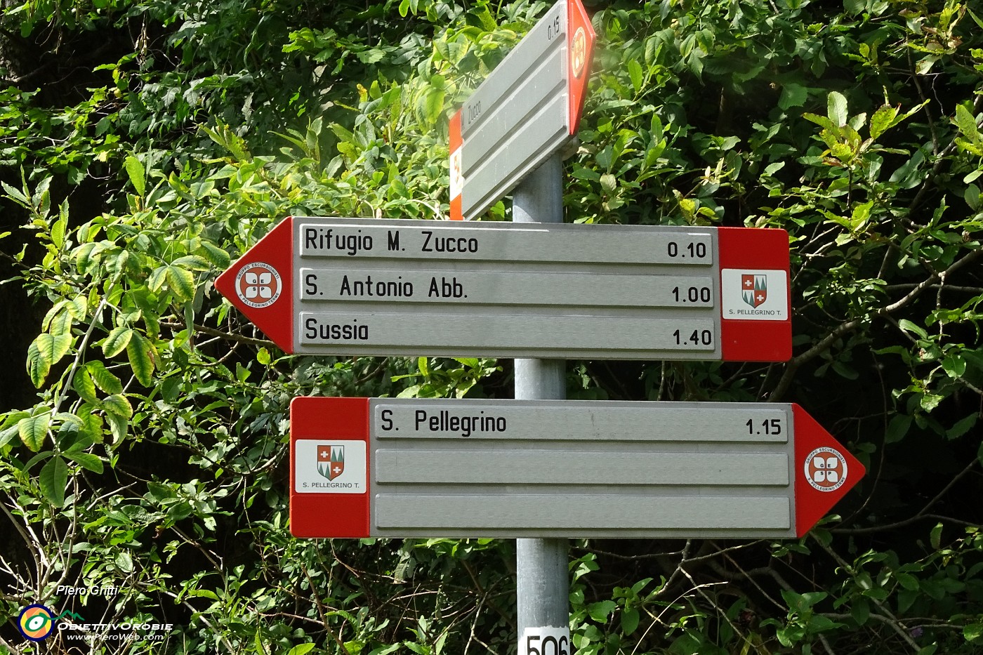 53 Incrocio col sentiero che sale da San Pellegrino.JPG